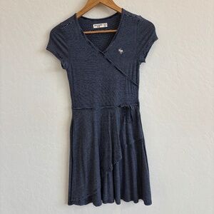 Abercrombie Kids Y2K navy and white striped wrap dress in size 11/12